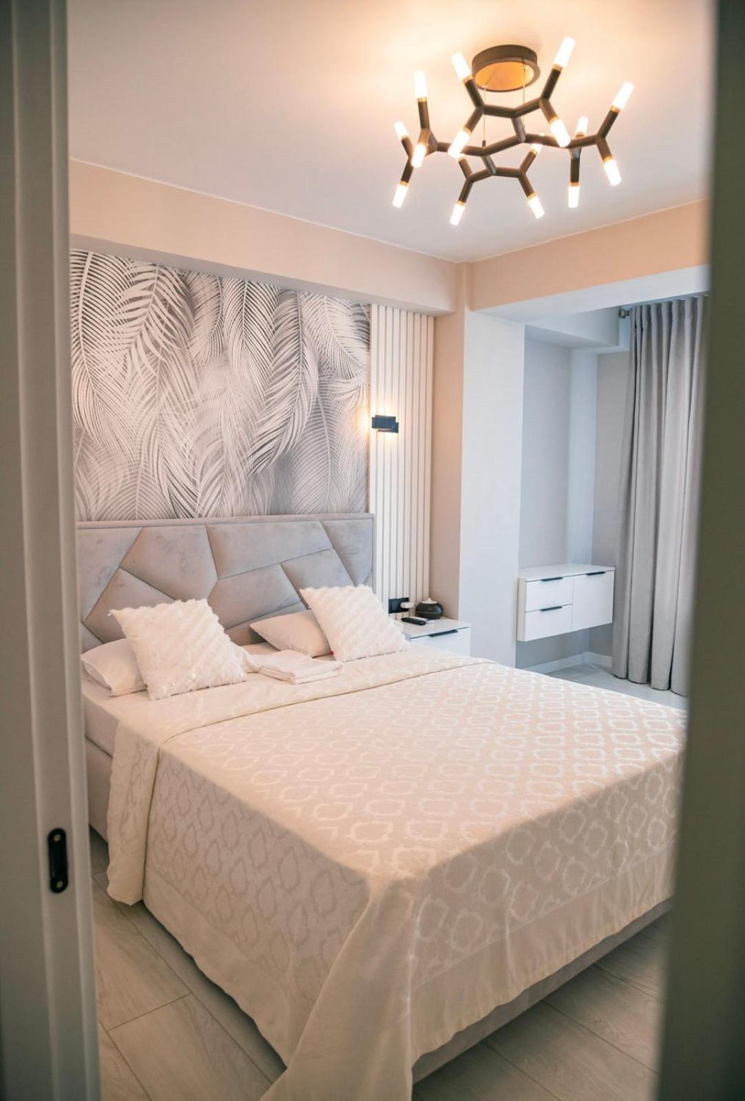 Lux Center Apartment *