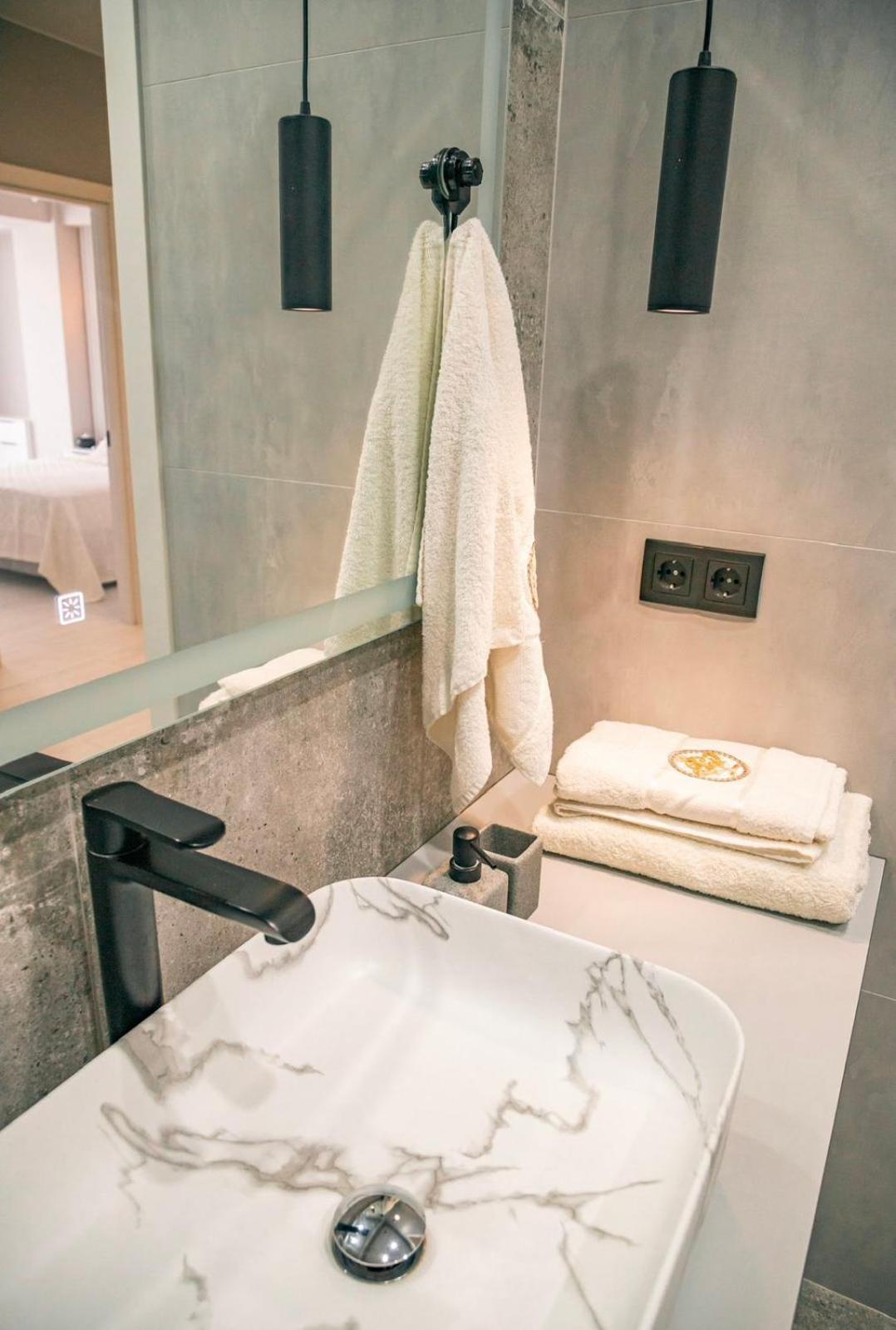 Lux Center Chişinău